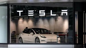 Tesla recheamă în service aproape 219.000 de vehicule din SUA