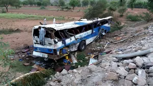 Cel puţin 18 morţi după un accident de autobuz în estul Pakistanului