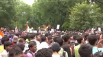 Protestele „gândacilor” din India degenerează. Poliția a încercat să oprească marșul spre Parlament cu gaze lacrimogene