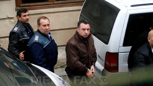 Primarul din Năvodari, arestat pentru fapte de corupţie, suspendat din funcţie