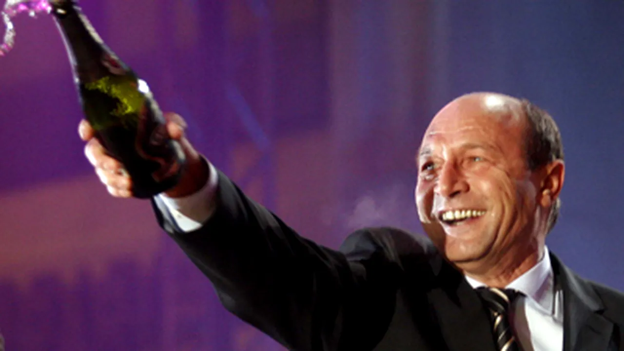 Băsescu: Instituţiile statului au capacitatea de a face ca în 2009 să trăim mai bine
