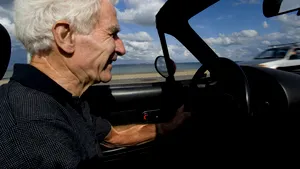 Secretele unei bătrâneţi fericite: sport, planificare şi ascultarea pieselor unor trupe de băieţi