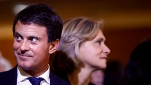 Un fost prim-ministru francez avertizează: „Lupta de clasă dispare în favoarea războiului dintre rase”