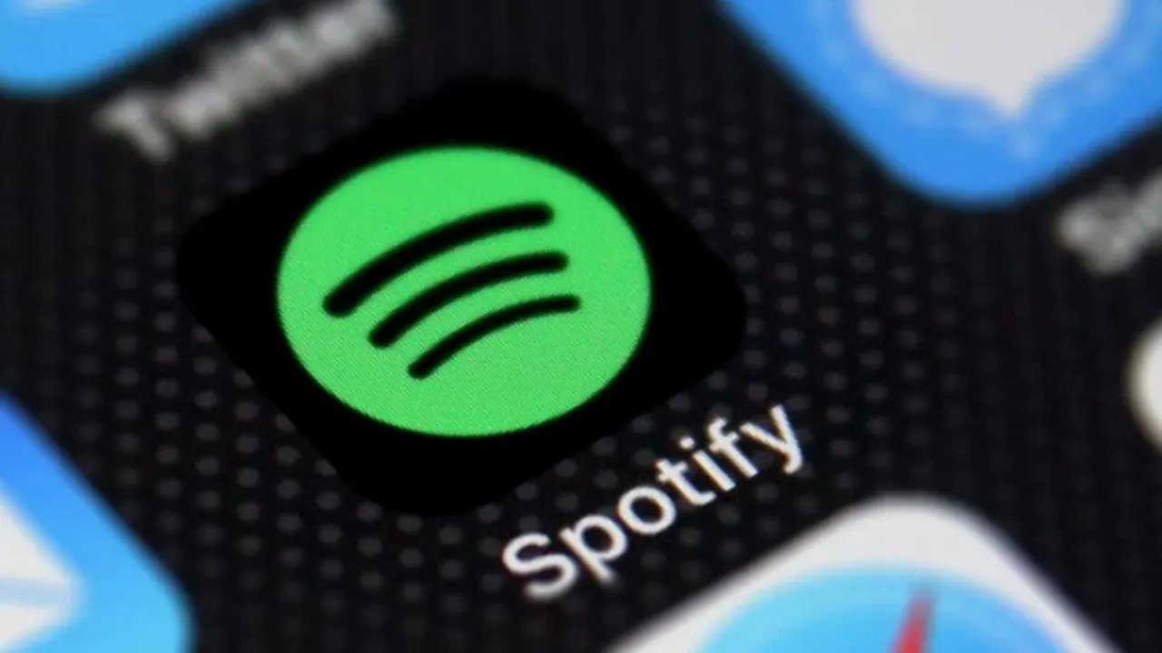 O melodie care conţinea voci generate de inteligenţa artificială a fost retrasă de pe serviciile de streaming