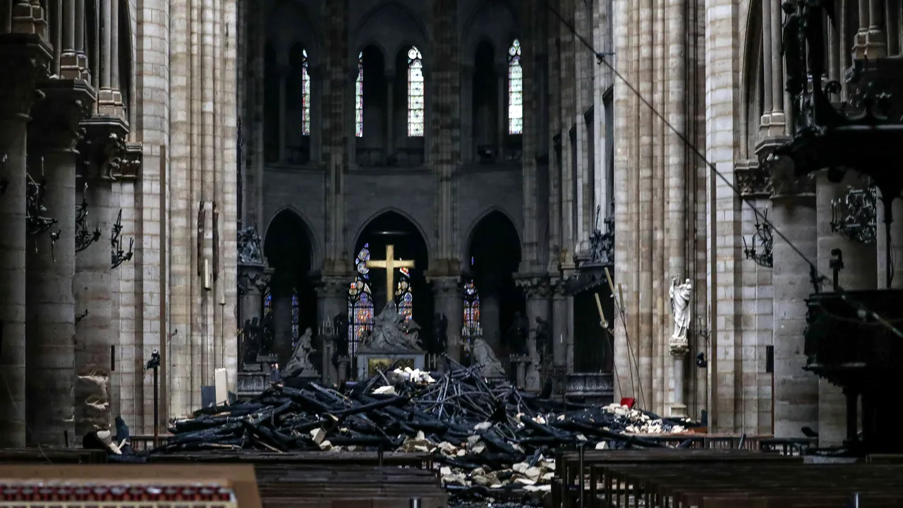 Noi detalii despre incendiul de la Catedrala Notre-Dame: Anchetatorii sunt aproape de a stabili cauza dezastrului