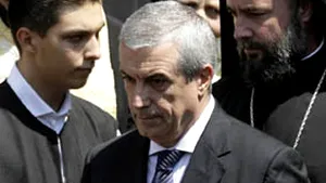 Tăriceanu s-a închinat la moaştele Cuvioasei Parascheva