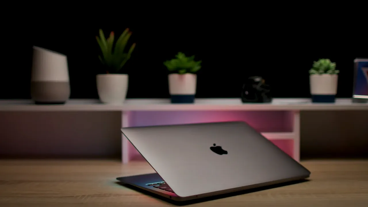 Procesoarele Apple dau startul unei noi ere pentru MacBook. VIDEO: Primele review-uri pentru MacBook Air şi MacBook Pro 