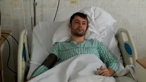 GALERIE FOTO Un tânăr din Iaşi a primit a doua şansă la viaţă de la mama sa, care i-a donat un rinichi 