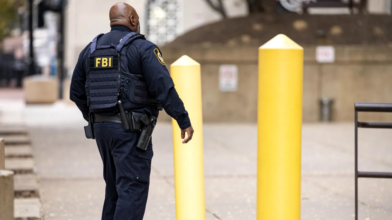 FBI investighează un atac armat asupra reţelei electrice din comitatul Moore