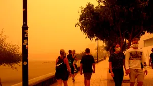 Mii de persoane, izolate în Tenerife. Un medic italian a fost depistat pozitiv cu COVID-19