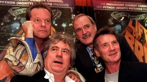 Terry Jones a murit. Actorul britanic, membru fondator al faimosului grup Monty Python, s-a luptat cu o boală rară în ultimii ani