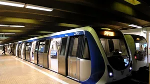Incident la METROU. O femeie a încercat să se sinucidă. Mecanicul a frânat pentru a evita impactul