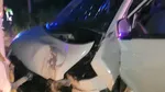 Șofer băut urmărit de Poliție în Neamț s-a izbit cu autoutilitara de un copac. A fost rănit și este cercetat penal