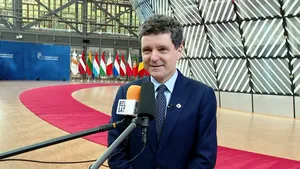 „De unde mai găsim bani pentru Ucraina?”. Nicușor Dan spune că subiectul va fi abordat azi la Bruxelles