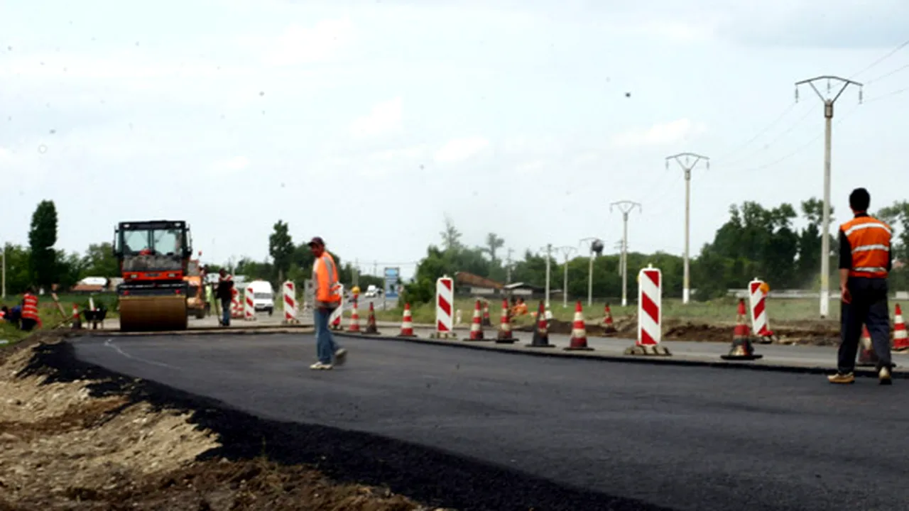 Guvernul finanţează un nou program de reabilitarea a drumurilor, alimentare cu apă şi canalizare