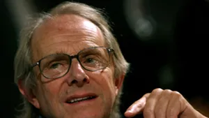 Loach: Filmul lui Mungiu ar trebui să poată fi văzut în toată Europa
