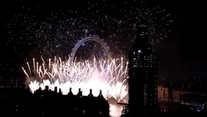 Mesaj în ROMÂNĂ la Londra, de Revelion. Capitala Regatului Unit a intrat în anul Brexit cu un MESAJ pro-european emoţionant