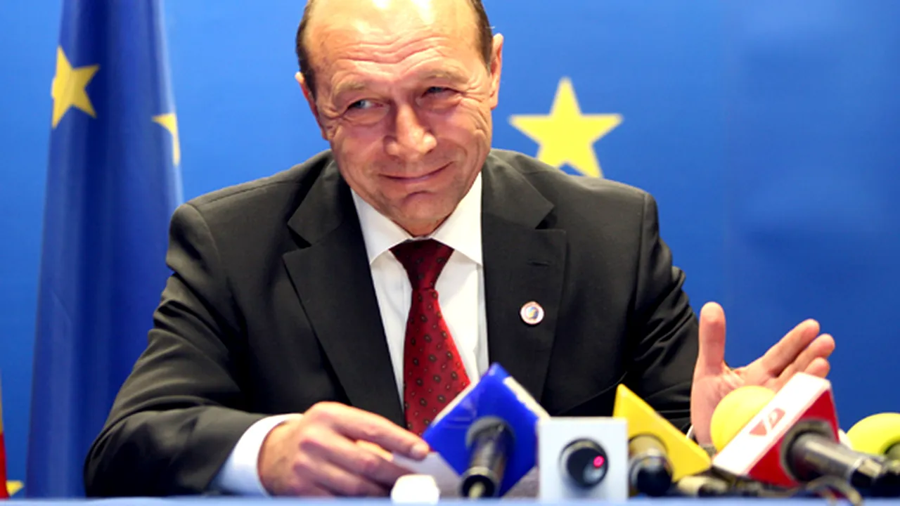 Traian Băsescu a fost validat în funcţia de preşedinte al României - VIDEO