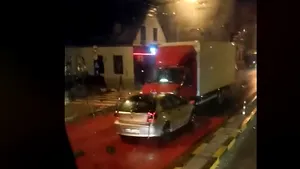 Imagini incredibile: Accident produs în Braşov de un şofer beat, filmat când conduce pe contrasens | FOTO, VIDEO