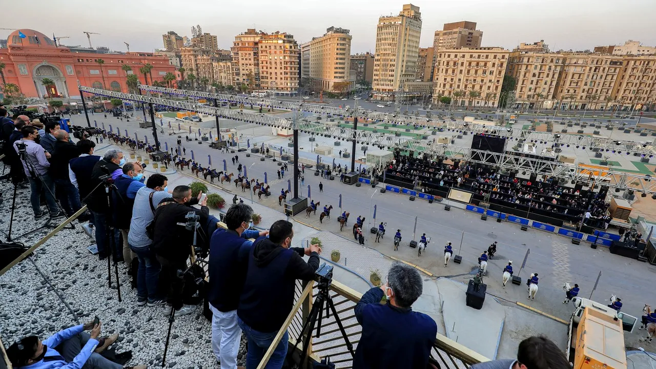 VIDEO Parada de Aur a Faraonilor. Cele  22 de mumiii regale ale Egiptului, în procesiune prin capitala Cairo 