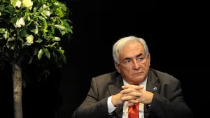 Directorul FMI îl ameninţă pe Nicolas Sarkozy cu justiţia