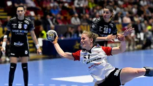 CSM Bucureşti nu reuşeşte să se califice în Final 4-ul Ligii Campionilor la handbal, fiind eliminată dramatic de Esbjerg