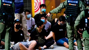 Sute de arestări în Hong Kong la protestele împotriva amânării alegerilor