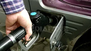 Există riscul ca benzina să ajungă 6 lei pe litru?