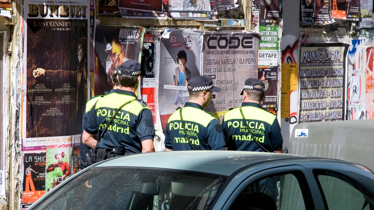 Trei islamişti suspectaţi că pregăteau atacuri împotriva Franţei, arestaţi în Spania