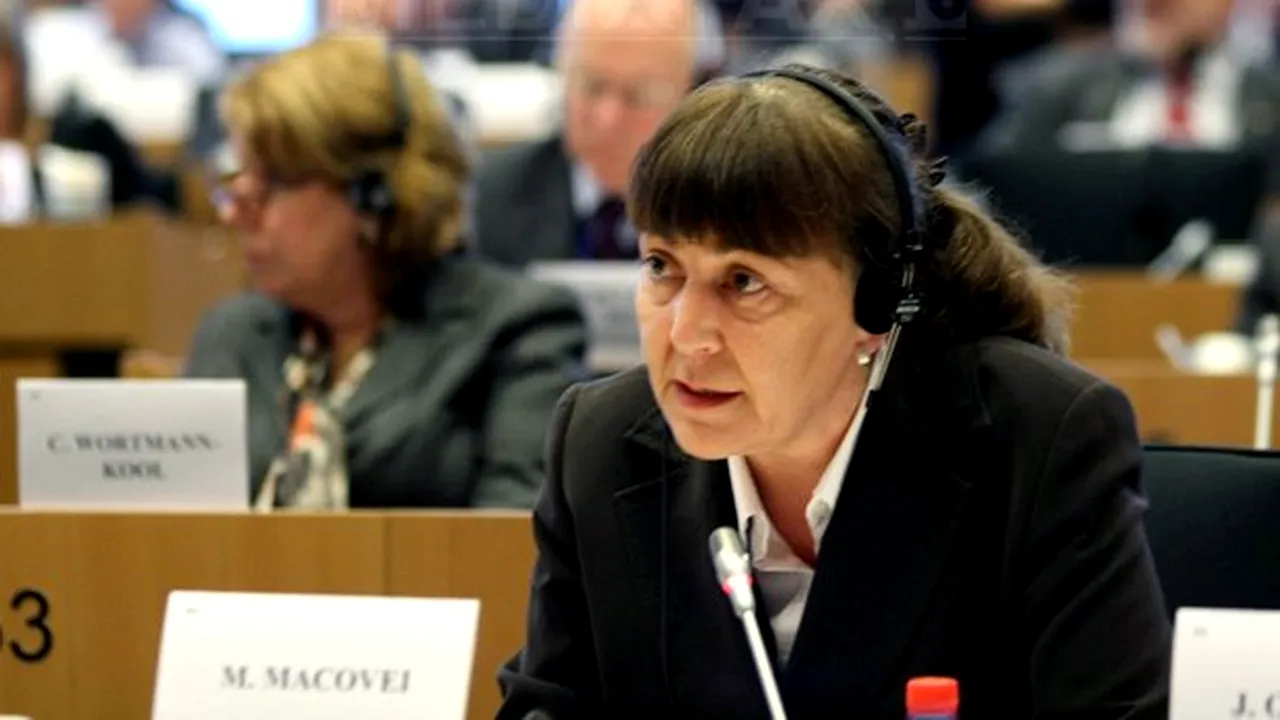 Macovei vrea ridicarea imunităţii parlamentarilor în 48 de ore, fără studierea probelor