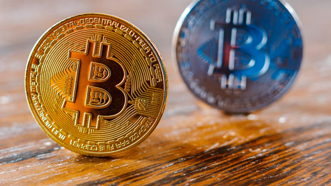 Un nou semnal de alarmă pentru investitorii în criptomonede: bitcoin scade