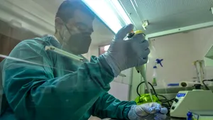 Ce au descoperit oamenii de ştiinţă de la Oxford. Un anumit tipar genetic scade şansele de supravieţuire în cazul infecţiei cu SARS-CoV-2