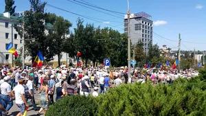 Participanţii la protestele din Chişinău cer sprijinul Uniunii Europene şi al Statelor Unite. Maia Sandu: Au schimbat legea pentru ca Plahotniuc şi Dodon să rămână la putere