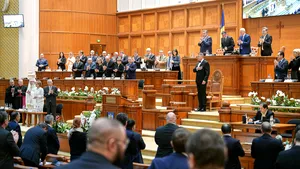 COMENTARIU Lelia Munteanu: Numai Klaus Iohannis nu poate vorbi despre greua moştenire