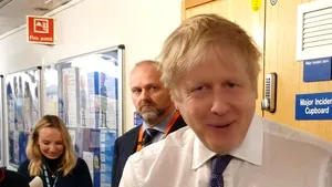 Boris Johnson a recunoscut că a dat mâna cu pacienţi bolnavi de Coronavirus, înainte ca el însuşi să fie diagnosticat