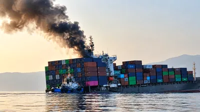 RĂZBOI ÎN IRAN Navă cu peste 2.500 de containere, scufundată în Strâmtoarea Ormuz. Iranul susține că a lovit o mină marină