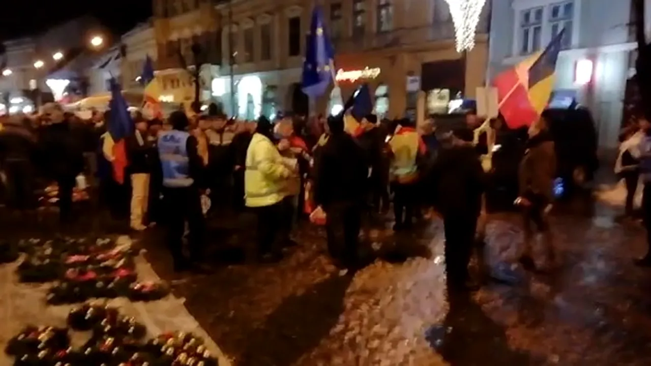 Peste 1.000 de oameni au protestat în Sibiu, cerând demisia Guvernului | VIDEO