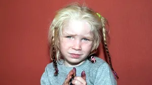 Cazul fetiţei găsite în tabăra de romi din Grecia: Poliţia apelează la Interpol pentru a o identifica