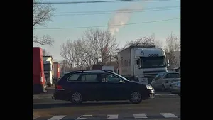 Aer irespirabil în Slatina. Oamenii se plâng că miroase a amoniac: „Avem copii mici, e îngrozitor”. VIDEO