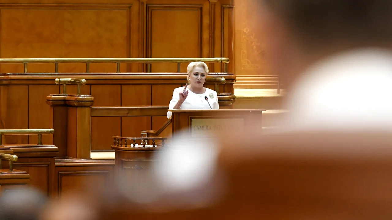 „Cineva” din PNL se oferă să facă dezbateri cu Viorica Dăncilă: Dacă vrea, poate să facă dezbateri cu mine