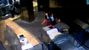 Românul atacat în mai în Neapole a murit fără ca nimeni să îl ajute - VIDEO
