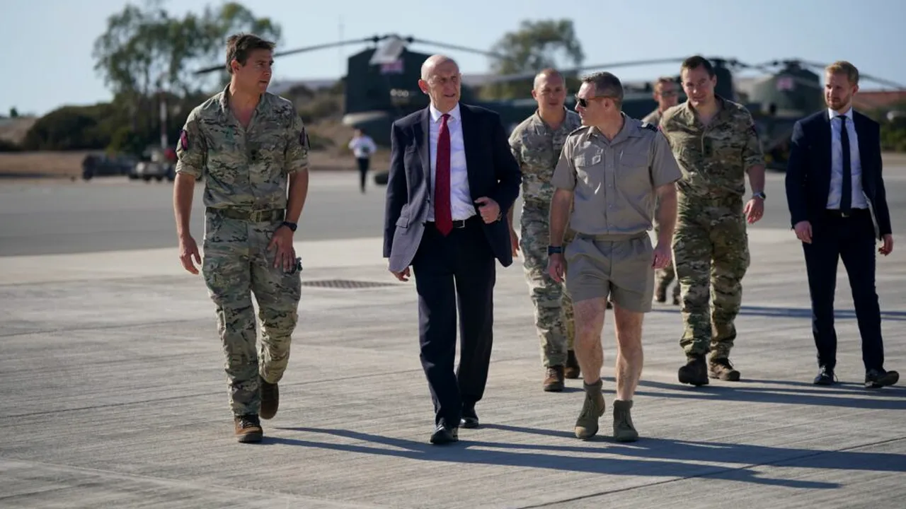 Secretarul britanic în Apărare se va întâlni cu omologul cipriot, pe fondul atacului asupra bazei militare britanice din Cipru