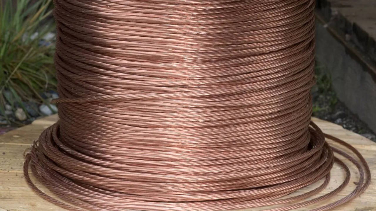 Metalul viitorului. Aurul roșu care „înnebunește” piețele. A înregistrat o creștere uriașă și nu pare că se va opri