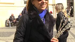 Carmen Iohannis a mers singură la biserică, în Sibiu, de Florii