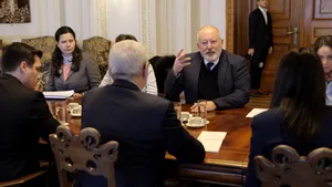 Eurodeputat PSD, după anunţul lui Timmermans de introducere a unui mecanism de control al fondurilor europene: Comisia Europeană maschează intenţia de a tăia fondurile pentru România