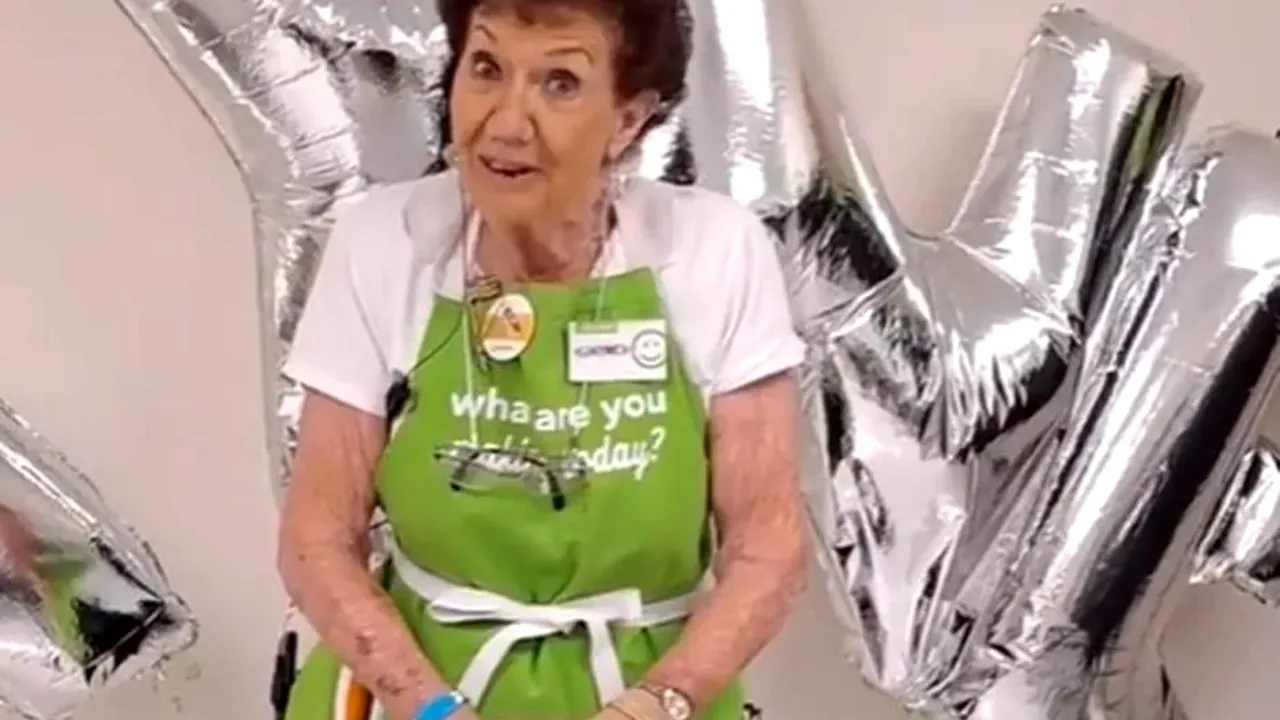 Femeia care a învins timpul: la 101 ani, Jayne Burns merge la serviciu şi conduce maşina în fiecare zi


