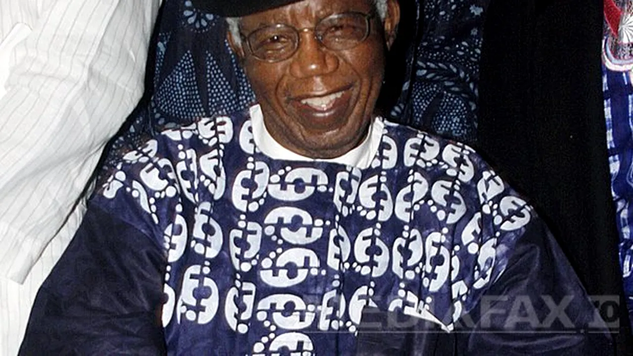 Chinua Achebe, supranumit 