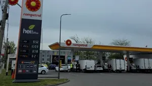 Rompetrol a ieftinit benzina de 1 Mai. Prețul ar urma să fie menținut pe toată perioada minivacanței