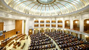 Şedinţa Parlamentului, întreruptă pentru câteva clipe din cauza unei borsete cu potenţial suspect