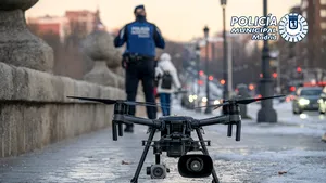 Un sfert din locuitorii Madridului, puşi sub carantină totală. Atmosferă de război, cu oameni păziţi cu dronele 